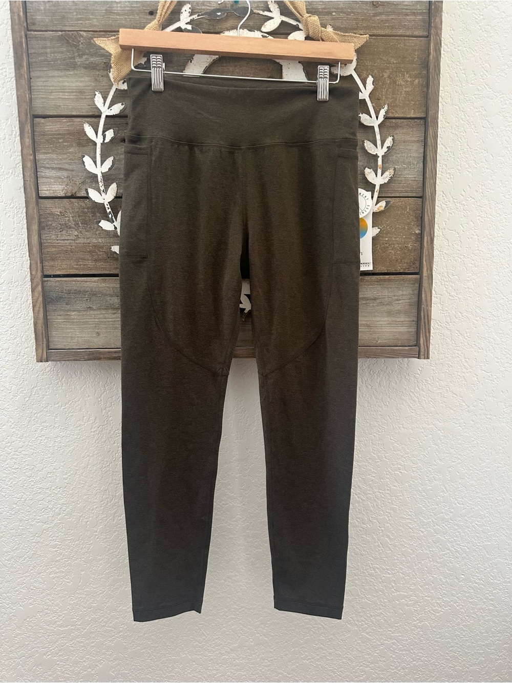 Vuori Elevation Performance Leggings Evergreen Heather ladies size L‎ NWT